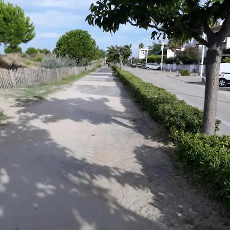 Apartment 50 M2 With Veranda Near The